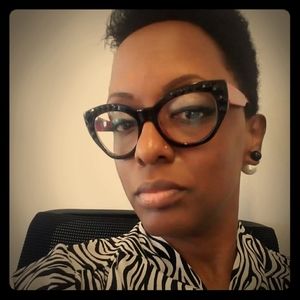 Meet your Posher, Alicia